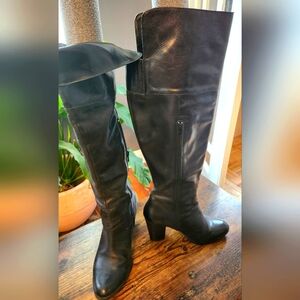 Over the knee leather boots, Me Too